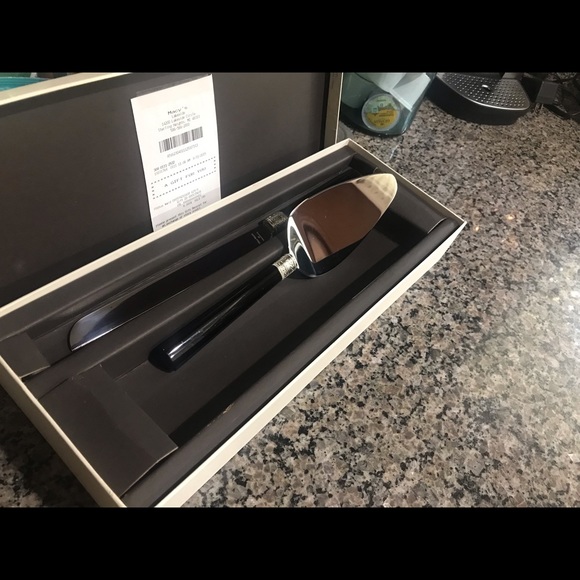 Vera Wang Cake Knife and Server Set - Picture 2 of 3